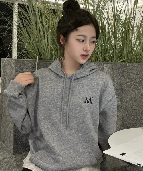 MUCENT(ムセント)の「【日本未発売/WEB限定】MUCENT(ムセント)/ロゴ刺繍 ベーシック フーディ パーカー/SIGNATURE BASIC LOGO HOOD T(パーカー・レディース・モカ/バーガンディー/ブラック/グレー/チャコールグレー/ブラック系その他・FREE)」の22枚目の写真