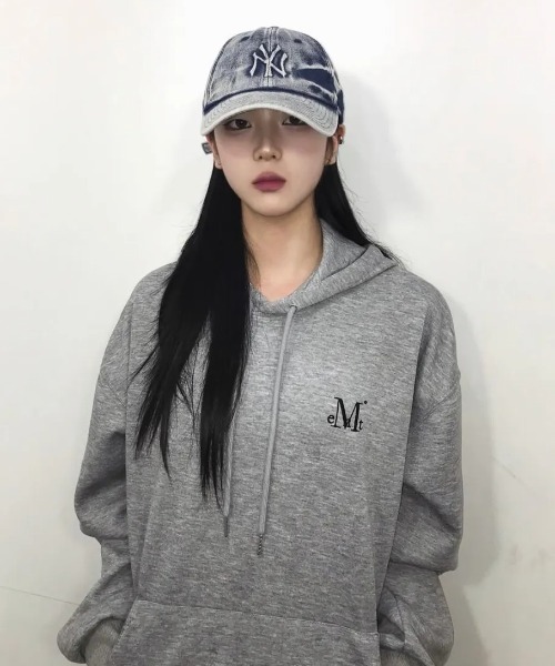 MUCENT(ムセント)の「【日本未発売/WEB限定】MUCENT(ムセント)/ロゴ刺繍 ベーシック フーディ パーカー/SIGNATURE BASIC LOGO HOOD T(パーカー・レディース・モカ/バーガンディー/ブラック/グレー/チャコールグレー/ブラック系その他・FREE)」の20枚目の写真