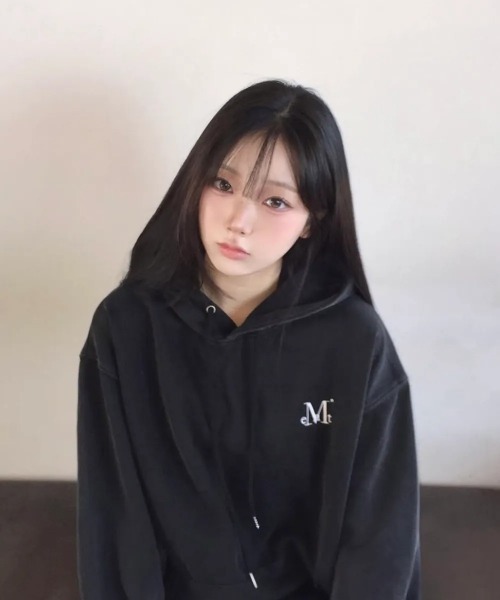 MUCENT(ムセント)の「【日本未発売/WEB限定】MUCENT(ムセント)/ロゴ刺繍 ベーシック フーディ パーカー/SIGNATURE BASIC LOGO HOOD T(パーカー・レディース・モカ/バーガンディー/ブラック/グレー/チャコールグレー/ブラック系その他・FREE)」の11枚目の写真