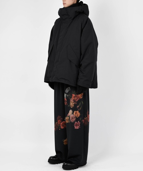 LAD MUSICIAN(ラッドミュージシャン)の「BASKET OF ROSES TRACK PANTS(スウェットパンツ・メンズ・ブラック/ネイビー・46/44/42)」の4枚目の写真