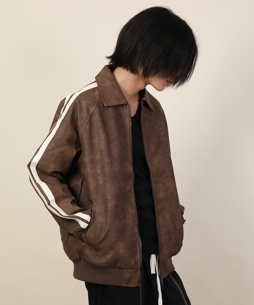 aimoha(アイモハ)の「ラインスリーブ フェイクレザージャケット/Lined sleeve faux leather jacket(その他アウター・メンズ・ダークグレー/ブラウン・LARGE/MEDIUM/X-LARGE)」の2枚目の写真
