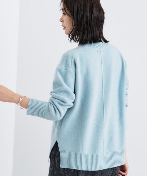 INDIVI(インディヴィ)の「【冬ニット人気NO.1!/カシミヤ混】ミドルゲージハイネックニット(ニット/セーター・レディース・オフホワイト/サックスブルー/ブラック系2/ネイビー/グレー系その他4/レッド系1/ブラウン系その他5・13/05/38/34/15 /19)」の18枚目の写真