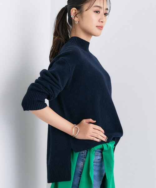 INDIVI(インディヴィ)の「【冬ニット人気NO.1!/カシミヤ混】ミドルゲージハイネックニット(ニット/セーター・レディース・オフホワイト/サックスブルー/ブラック系2/ネイビー/グレー系その他4/レッド系1/ブラウン系その他5・13/05/38/34/15 /19)」の21枚目の写真