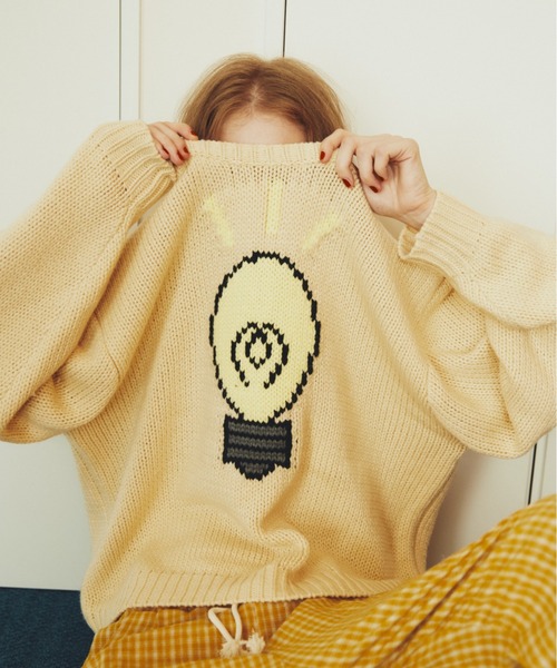 MERLOT（メルロー）の「ローゲージオーバーサイズモチーフニット（ニット/セーター・レディース・ブラウン/ベージュ/ネイビー・FREE）」の4枚目の写真