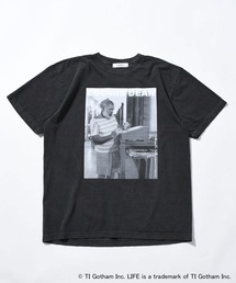 Johnbull（ジョンブル）の「LIFE PICTURE COLLECTION Tシャツ（LEONARD MCCOMBE）（Tシャツ/カットソー）」