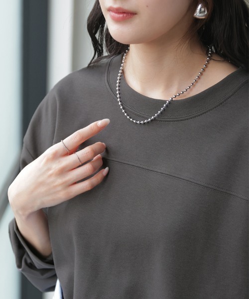HUG.U(ハグユー)の「コットンポンチ長袖カットソー(Tシャツ/カットソー・レディース・ホワイト/レッド/ライトグレー/ブラウン/カーキ/ブラック/ネイビー/ダークグレー・FREE)」の17枚目の写真