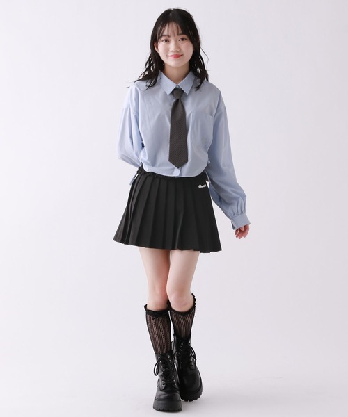 repipi armario（レピピ アルマリオ）の「ネクタイ付きシャーリングシャツ（シャツ/ブラウス・キッズ・サックスブルー/グレー系その他/オフホワイト・LARGE/MEDIUM）」の13枚目の写真