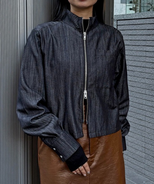 &g'aime(アンジェム)の「【&g'aime】デニムショートシャツ Denim Short Shirt(シャツ/ブラウス・レディース・ブラック/ネイビー・FREE)」の4枚目の写真