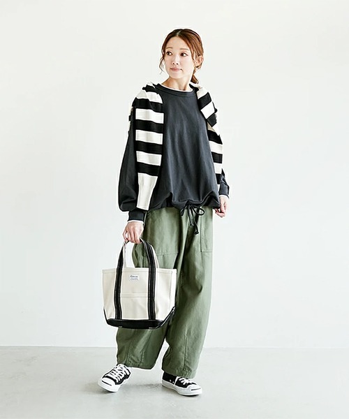 SOLAMONAT(ソラモナ)の「ペンネ天竺 モックネック裾ヒモプルオーバー(Tシャツ/カットソー・レディース・杢グレー/ヘザーチャコール/ホワイト/ブラック/カーキ/ライトピンク/グレイッシュベージュ/キナリ・FREE)」の13枚目の写真