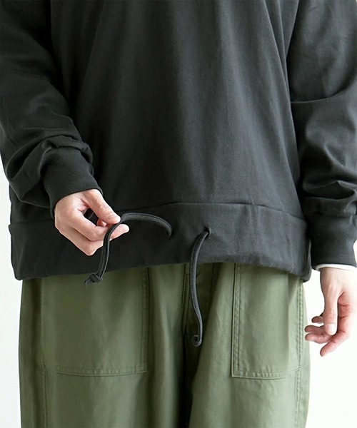 SOLAMONAT(ソラモナ)の「ペンネ天竺 モックネック裾ヒモプルオーバー(Tシャツ/カットソー・レディース・杢グレー/ヘザーチャコール/ホワイト/ブラック/カーキ/ライトピンク/グレイッシュベージュ/キナリ・FREE)」の22枚目の写真