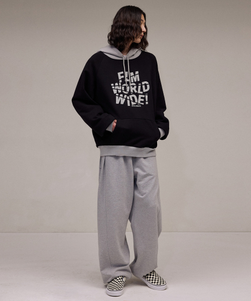 F.ILLUMINATE(フィルミネイト)の「ワールドワイドラグランフードパーカー-ブラック(パーカー・レディース・その他・SMALL/MEDIUM/LARGE)」の3枚目の写真