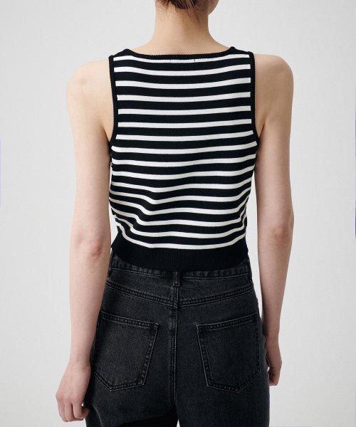 MUSINSA STANDARD WOMAN（ムシンサスタンダードウーマン）の「ウィメンズストライプクロップニットスリーブレストップ[ブラック/アイボリー]（Tシャツ/カットソー・レディース・その他・SMALL/MEDIUM/LARGE）」の2枚目の写真
