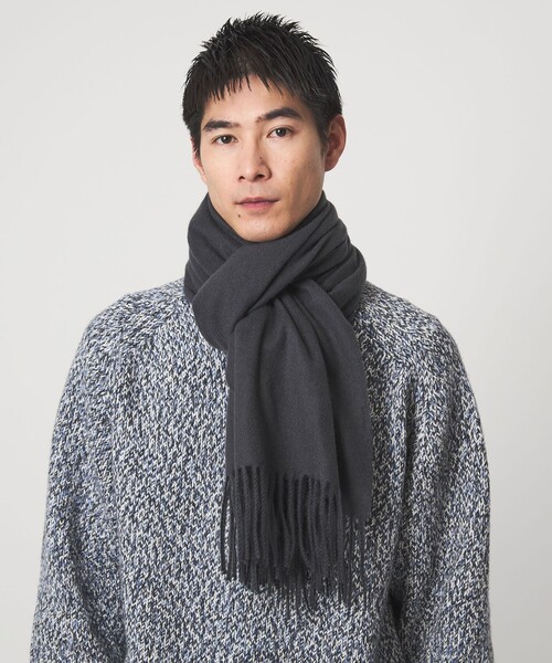 green label relaxing(グリーンレーベルリラクシング)の「GLR ソリッド 60 ラージ マフラー(マフラー・メンズ・ベージュ/ダークグレー/ブラック/ダークブラウン/ネイビー・FREE)」の2枚目の写真