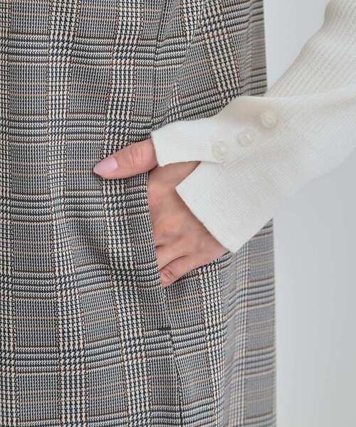 DRESKIP（ドレスキップ）の「【あったか】大人のための チェック柄フリルサロペット（サロペット/オーバーオール・レディース・ダークブラウン系1/グレー系1・01/02/03/04）」の16枚目の写真