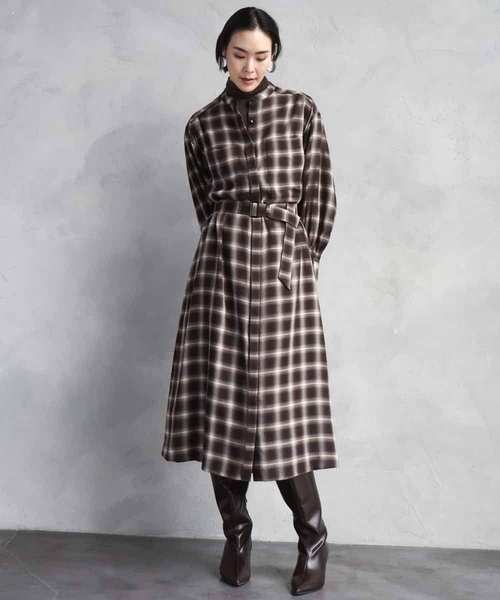 MICHEL KLEIN（ミッシェル・クラン）の「バンドカラーチェックシャツワンピース（ワンピース・レディース・ブラウン・38）」の2枚目の写真