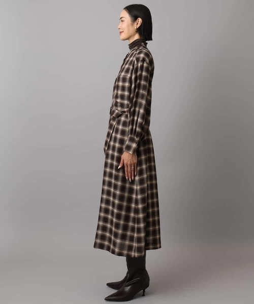 MICHEL KLEIN（ミッシェル・クラン）の「バンドカラーチェックシャツワンピース（ワンピース・レディース・ブラウン・38）」の18枚目の写真