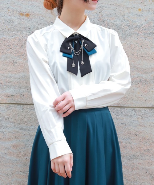 axes femme(アクシーズファム)の「チェーン×リボン付ブラウス(シャツ/ブラウス・レディース・ホワイト/ベージュ/ブラック・MEDIUM)」の2枚目の写真