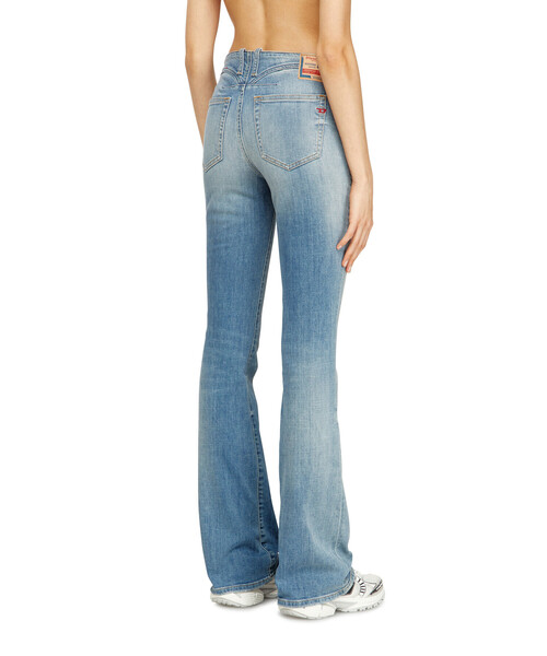 DIESEL(ディーゼル)の「ウィメンズ デニムパンツ 1969 D-EBBEY-T L.30(デニムパンツ・レディース・インディゴブルー・25inch/24inch/27inch/23inch/26inch)」の4枚目の写真