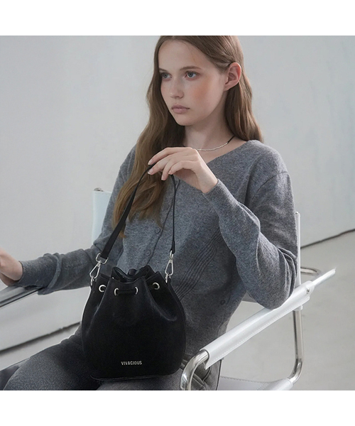 Vivacious（ビバシャス）の「Gwyneth Bucket Bag - 7COL（トートバッグ・レディース・アイボリー/グレイッシュブルー/クリアブラック/ブラックミックス/ブラウン/ピンク/ブラック・FREE）」の3枚目の写真