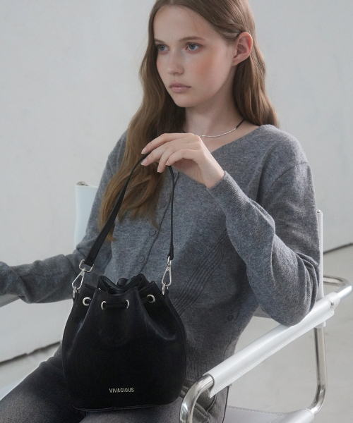 Vivacious（ビバシャス）の「Gwyneth Bucket Bag - 7COL（トートバッグ・レディース・アイボリー/グレイッシュブルー/クリアブラック/ブラックミックス/ブラウン/ピンク/ブラック・FREE）」の10枚目の写真
