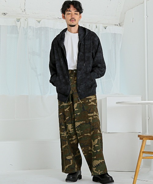 LUXSTYLE(ラグスタイル)の「総柄ワイドペインターデニムパンツ(カーゴパンツ・メンズ・レオパード/リアルツリーカモ/カモフラージュ・M/L)」の5枚目の写真