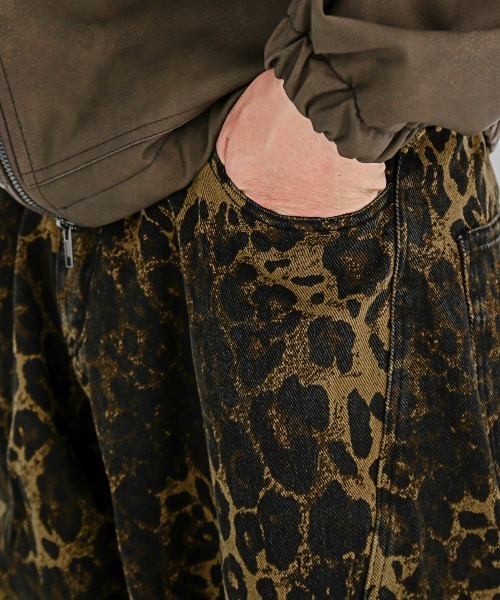 LUXSTYLE(ラグスタイル)の「総柄ワイドペインターデニムパンツ(カーゴパンツ・メンズ・レオパード/リアルツリーカモ/カモフラージュ・M/L)」の12枚目の写真