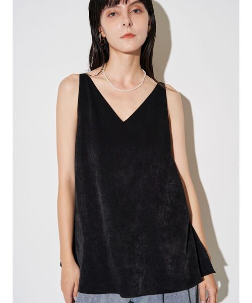 ELENDEEK（エレンディーク）の「サテンフレアキャミソール（キャミソール・レディース・オフホワイト/ブラック/キャメル・FREE）」の2枚目の写真