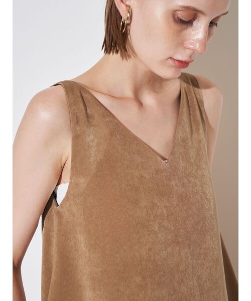 ELENDEEK（エレンディーク）の「サテンフレアキャミソール（キャミソール・レディース・オフホワイト/ブラック/キャメル・FREE）」の9枚目の写真