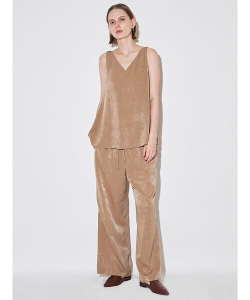 ELENDEEK（エレンディーク）の「サテンフレアキャミソール（キャミソール・レディース・オフホワイト/ブラック/キャメル・FREE）」の10枚目の写真