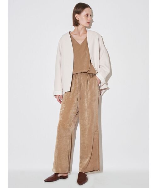 ELENDEEK（エレンディーク）の「サテンフレアキャミソール（キャミソール・レディース・オフホワイト/ブラック/キャメル・FREE）」の13枚目の写真