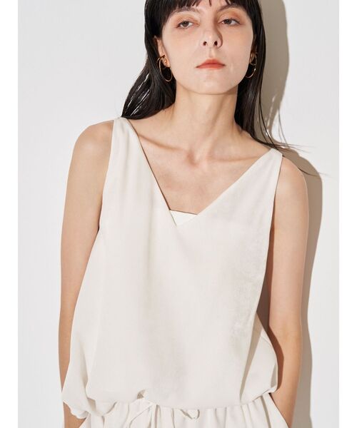 ELENDEEK（エレンディーク）の「サテンフレアキャミソール（キャミソール・レディース・オフホワイト/ブラック/キャメル・FREE）」の14枚目の写真