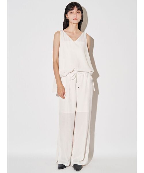 ELENDEEK（エレンディーク）の「サテンフレアキャミソール（キャミソール・レディース・オフホワイト/ブラック/キャメル・FREE）」の17枚目の写真