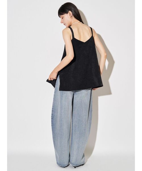 ELENDEEK（エレンディーク）の「サテンフレアキャミソール（キャミソール・レディース・オフホワイト/ブラック/キャメル・FREE）」の6枚目の写真