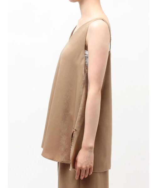 ELENDEEK（エレンディーク）の「サテンフレアキャミソール（キャミソール・レディース・オフホワイト/ブラック/キャメル・FREE）」の8枚目の写真