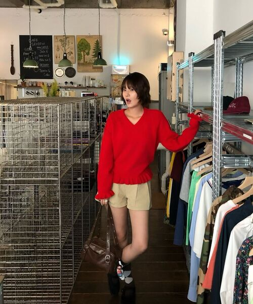ALKI ALKA（アルキアルカ）の「V-Neck Frill Knit (Red)（ニット/セーター・レディース・レッド・FREE）」の6枚目の写真