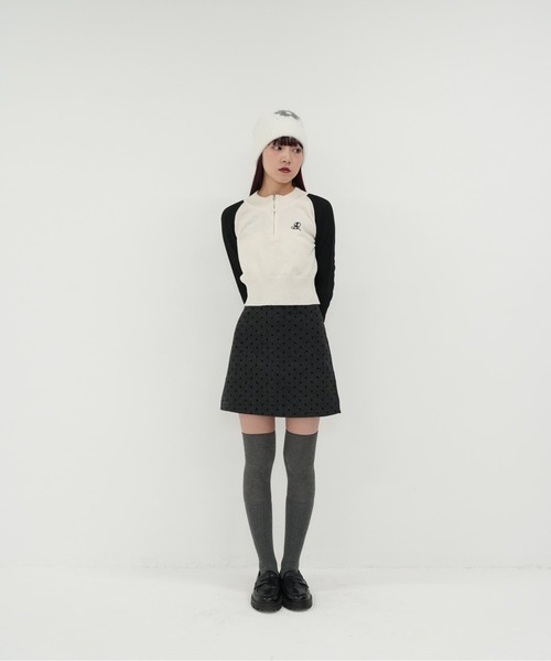 Uenui（ウニュイ）の「【 cunii 】ハーフジップ クロップド ニット トップス 長袖 配色 ラグラン スポーティ 韓国系 体型カバー 春秋 冬 10代 20代（ニット/セーター・レディース・グレー/ブラック・FREE）」の5枚目の写真