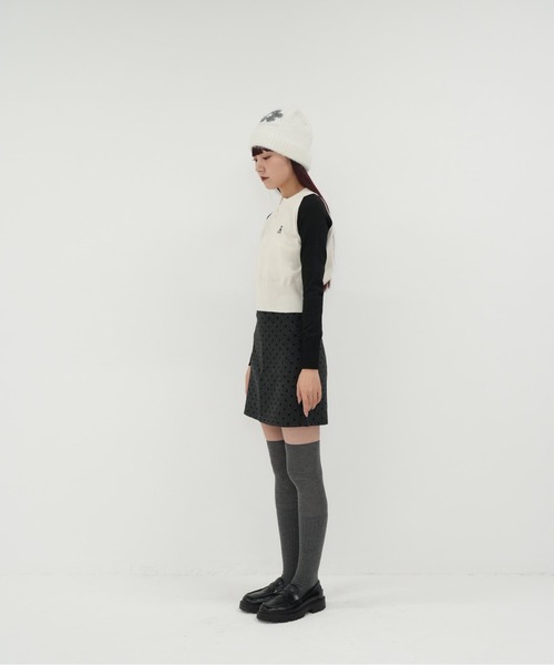 Uenui（ウニュイ）の「【 cunii 】ハーフジップ クロップド ニット トップス 長袖 配色 ラグラン スポーティ 韓国系 体型カバー 春秋 冬 10代 20代（ニット/セーター・レディース・グレー/ブラック・FREE）」の8枚目の写真