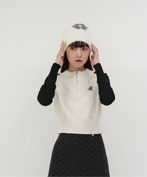 Uenui（ウニュイ）の「【 cunii 】ハーフジップ クロップド ニット トップス 長袖 配色 ラグラン スポーティ 韓国系 体型カバー 春秋 冬 10代 20代（ニット/セーター・レディース・グレー/ブラック・FREE）」の17枚目の写真