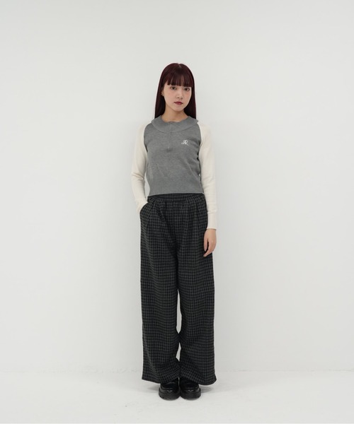 Uenui（ウニュイ）の「【 cunii 】ハーフジップ クロップド ニット トップス 長袖 配色 ラグラン スポーティ 韓国系 体型カバー 春秋 冬 10代 20代（ニット/セーター・レディース・グレー/ブラック・FREE）」の4枚目の写真