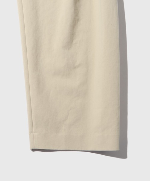 ADAM ET ROPE'（アダムエロペ）の「コットンダブルクロス　バギースラックス（スラックス・メンズ・ブラック/ベージュ・M/L）」の6枚目の写真