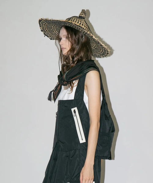 my beautiful landlet（マイビューティフルランドレット）の「【my beautiful landlet】NYLON TAFFETA WATER PROOF BAG VEST（ベスト・メンズ・ベージュ/ネイビー/ブラック・FREE）」の6枚目の写真