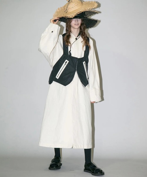 my beautiful landlet（マイビューティフルランドレット）の「【my beautiful landlet】NYLON TAFFETA WATER PROOF BAG VEST（ベスト・メンズ・ベージュ/ネイビー/ブラック・FREE）」の9枚目の写真