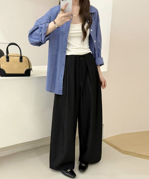 DAY CLOSET(デイ クローゼット)の「【ボタン×ゴム×調整紐付き】ゆるっと華奢魅せ。ナチュラル タックワイドパンツ スラックス レディース(スラックス・レディース・グレイッシュベージュ/ブラック/ダークグレー・S/L/M)」の20枚目の写真