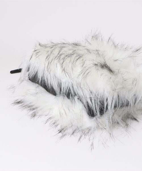 Ritzy(リッツィー)の「ふわふわフェイクファー2WAYハンドバッグ(トートバッグ・レディース・ベージュ/グレー/オフホワイト・FREE)」の5枚目の写真