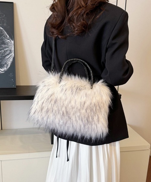 Ritzy(リッツィー)の「ふわふわフェイクファー2WAYハンドバッグ(トートバッグ・レディース・ベージュ/グレー/オフホワイト・FREE)」の9枚目の写真