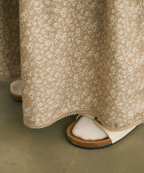 Crisp（クリスプ）の「フラワーギャザースカート（スカート・レディース・ベージュ/ブラック・FREE）」の12枚目の写真