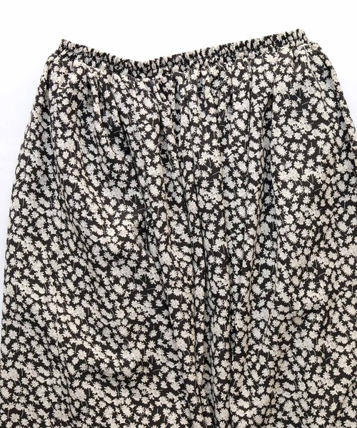 Crisp（クリスプ）の「フラワーギャザースカート（スカート・レディース・ベージュ/ブラック・FREE）」の13枚目の写真