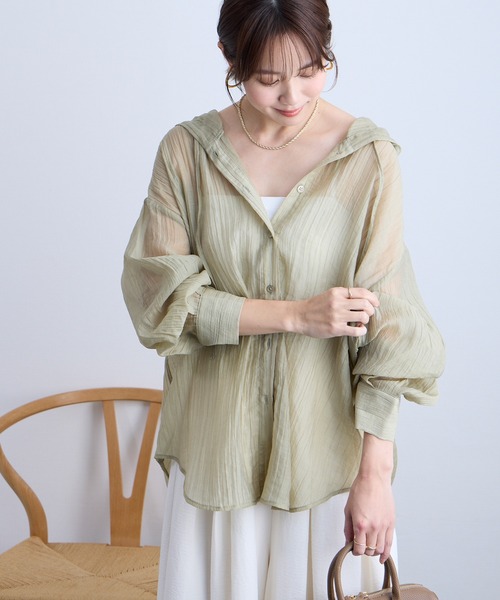 Aunely（オーネリー）の「【Aunely】 軽やか 楊柳 シアーエア フード シャツ/マシンウォッシャブル＜YOSOOIシリーズ＞（シャツ/ブラウス・レディース・ライトブルー/ブラウン/チャコールグレー/オフホワイト/ブラック/ベージュ・M/L）」の5枚目の写真