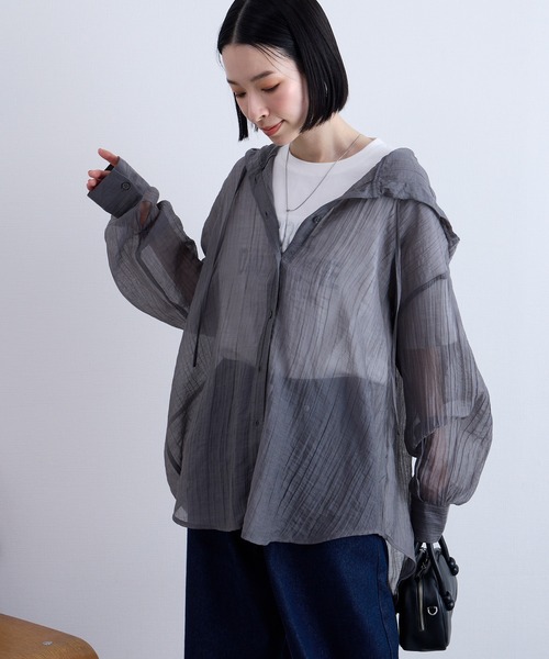 Aunely（オーネリー）の「【Aunely】 軽やか 楊柳 シアーエア フード シャツ/マシンウォッシャブル＜YOSOOIシリーズ＞（シャツ/ブラウス・レディース・ライトブルー/ブラウン/チャコールグレー/オフホワイト/ブラック/ベージュ・M/L）」の3枚目の写真