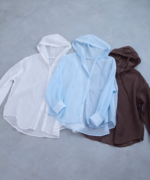 Aunely（オーネリー）の「【Aunely】 軽やか 楊柳 シアーエア フード シャツ/マシンウォッシャブル＜YOSOOIシリーズ＞（シャツ/ブラウス・レディース・ライトブルー/ブラウン/チャコールグレー/オフホワイト/ブラック/ベージュ・M/L）」の11枚目の写真